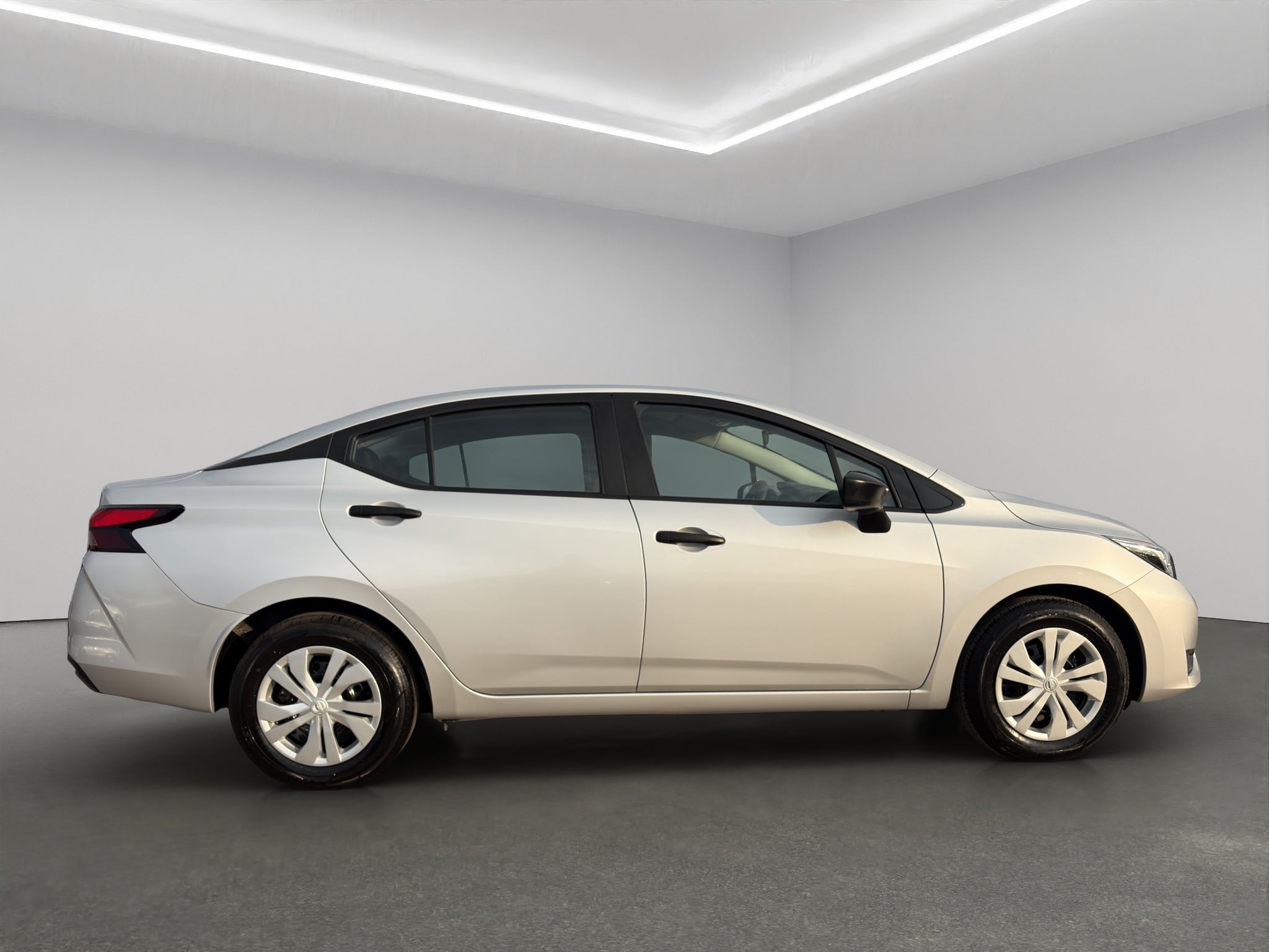 2024 Nissan Versa 4 pts. Sense, CVT, a/ac., R-15