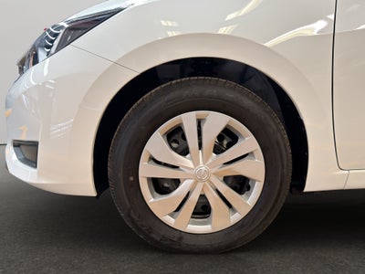 2024 Nissan Versa 4 pts. Sense, TM5, a/ac., R-15