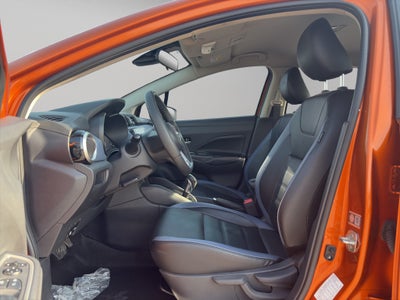 2024 Nissan Versa 4 pts. Exclusive, CVT, a/ac. Aut., piel, f. niebla, f. led, RA-17