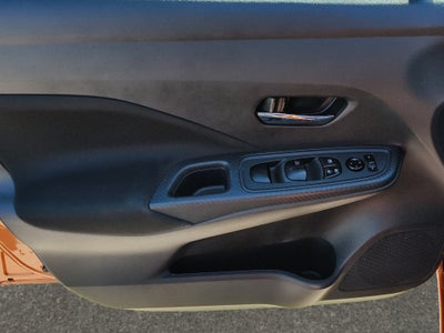 2024 Nissan Versa 4 pts. Advance, CVT, a/ac., f. niebla, RA-16