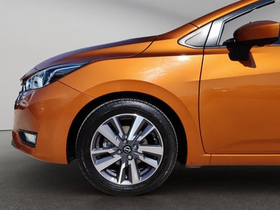 2024 Nissan Versa 4 pts. Advance, CVT, a/ac., f. niebla, RA-16