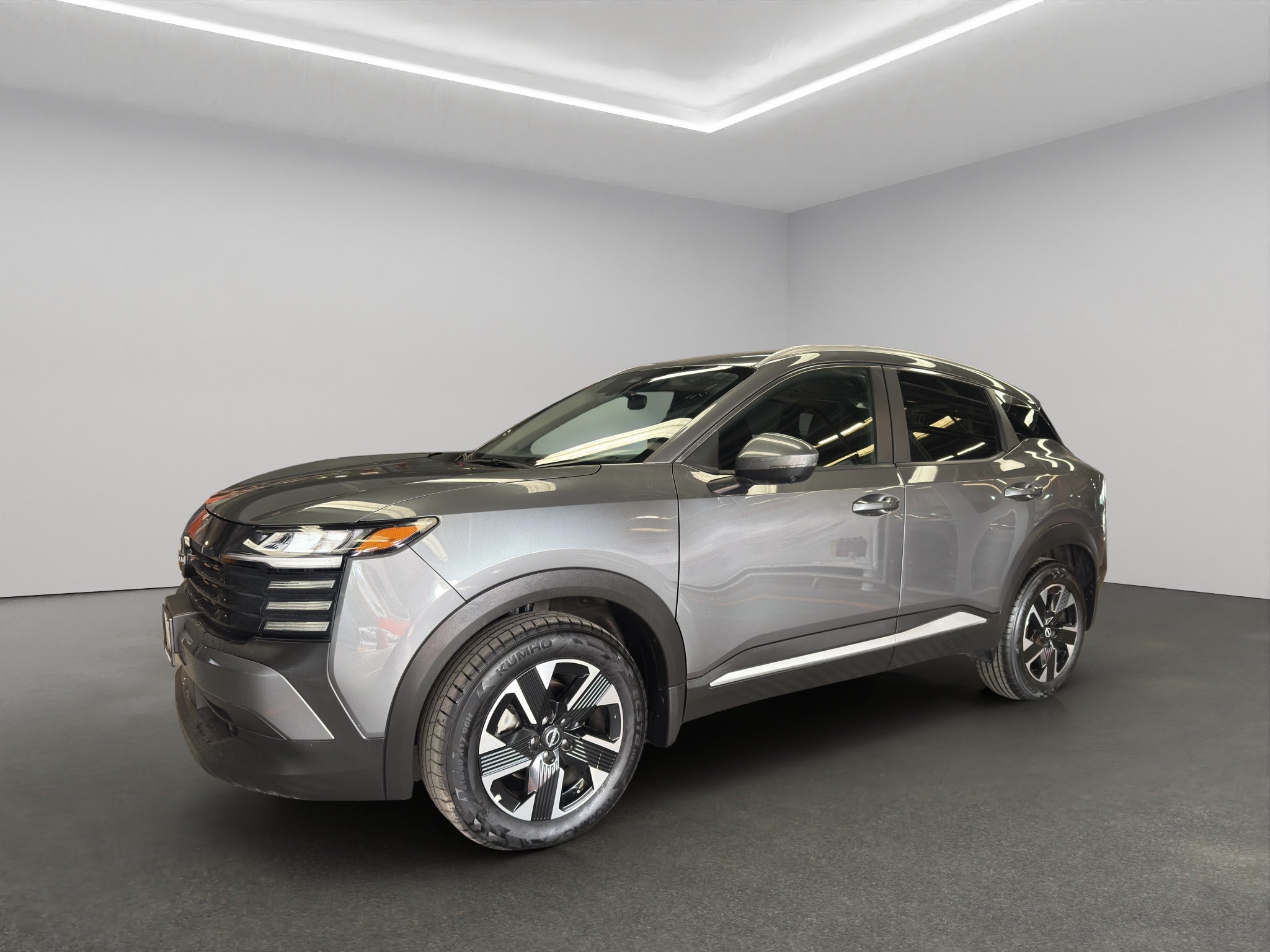 2025 Nissan Kicks VUD 5 pts. Advance, 2.0l, TA, RA-17 (línea nueva)