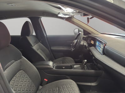 2025 Nissan Kicks VUD 5 pts. Advance, 2.0l, TA, RA-17 (línea nueva)