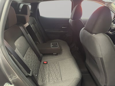 2025 Nissan Kicks VUD 5 pts. Advance, 2.0l, TA, RA-17 (línea nueva)