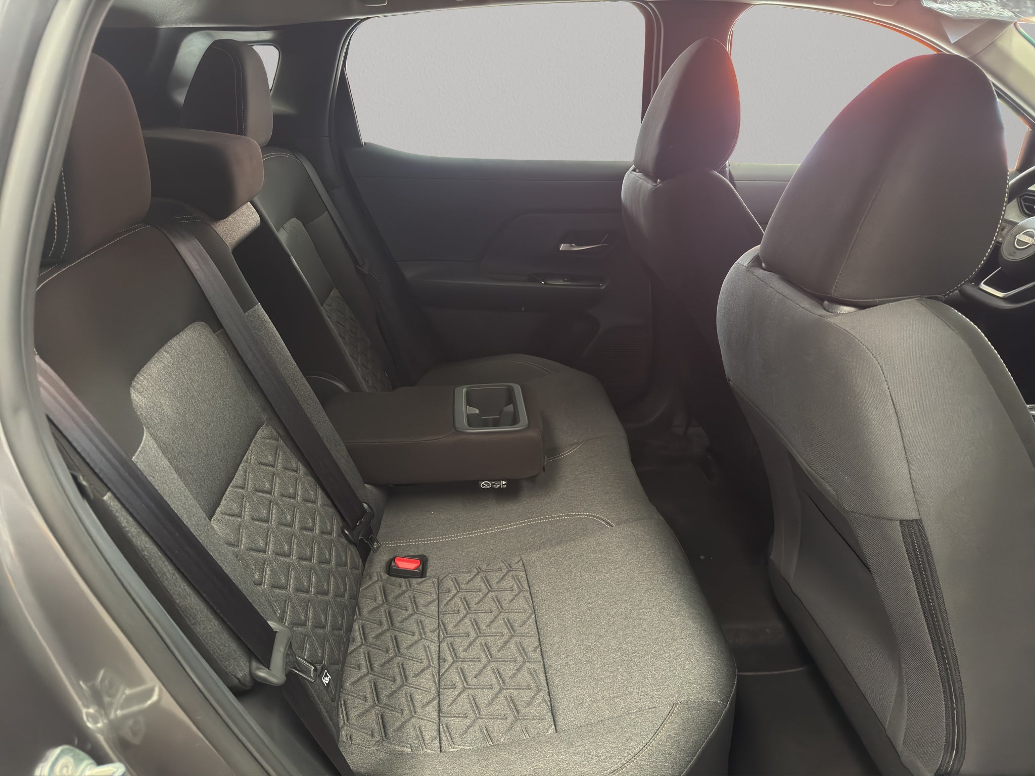 2025 Nissan Kicks VUD 5 pts. Advance, 2.0l, TA, RA-17 (línea nueva)