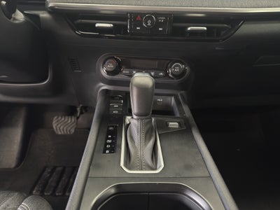 2025 Nissan Kicks VUD 5 pts. Advance, 2.0l, TA, RA-17 (línea nueva)