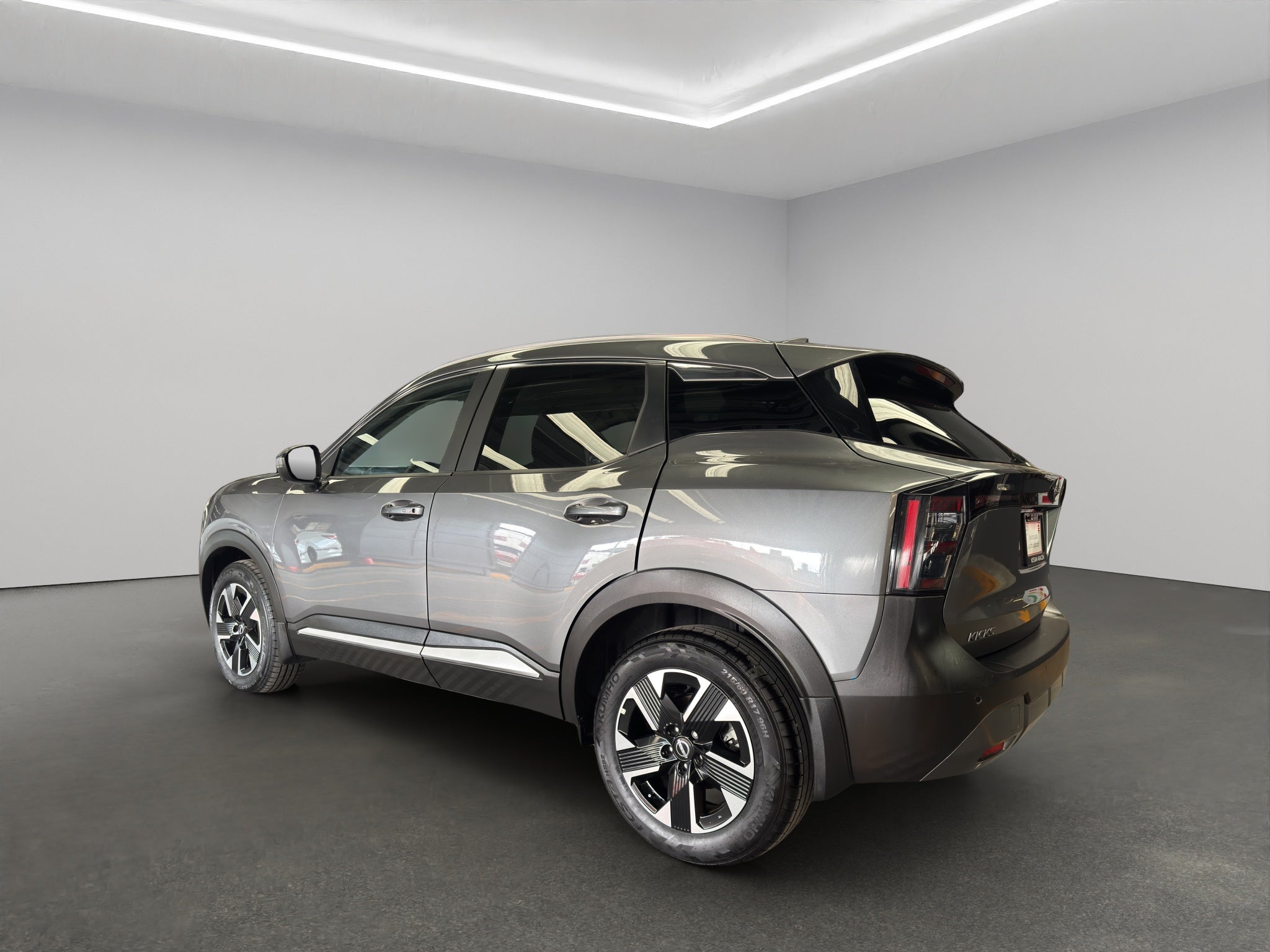 2025 Nissan Kicks VUD 5 pts. Advance, 2.0l, TA, RA-17 (línea nueva)