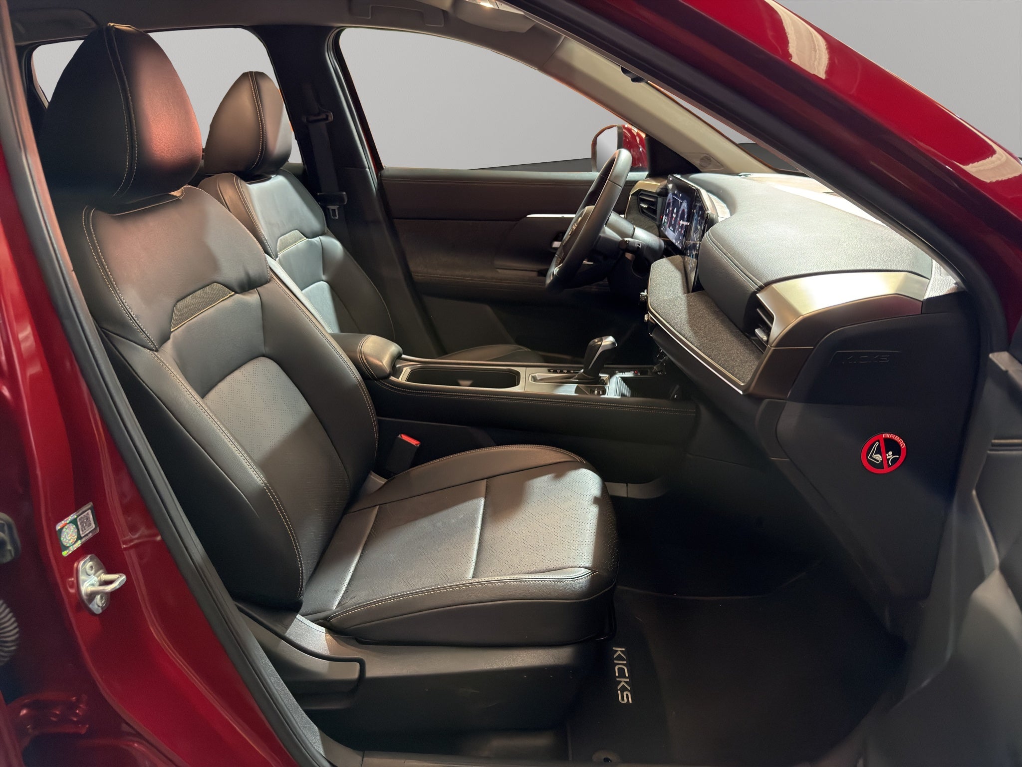 2025 Nissan Kicks VUD 5 pts. Exclusive, 2.0l, TA, pantalla touch 12