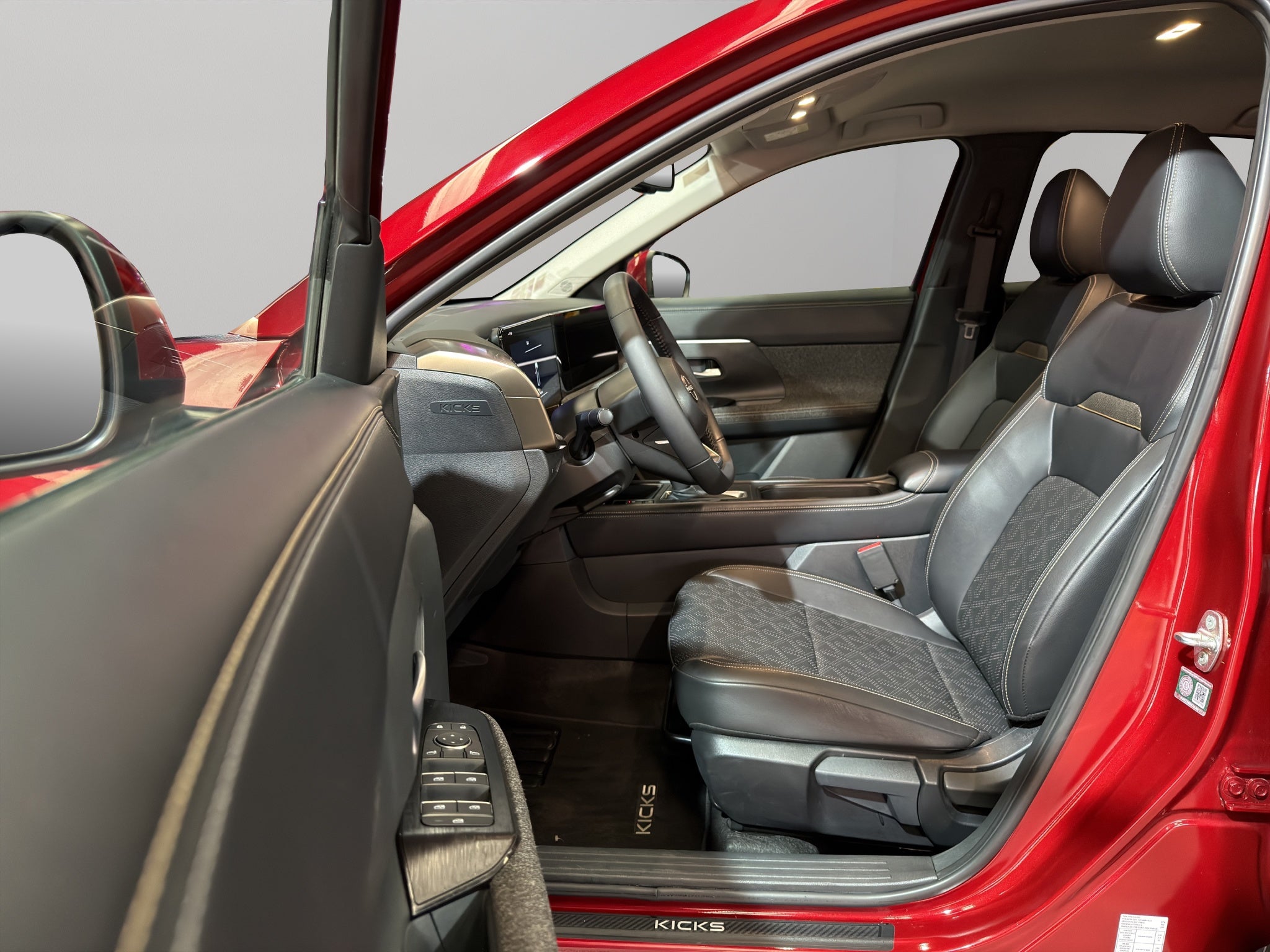 2025 Nissan Kicks VUD 5 pts. Exclusive, 2.0l, TA, pantalla touch 12