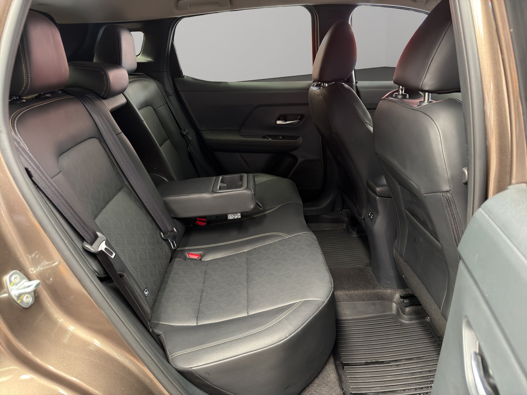 2025 Nissan Kicks VUD 5 pts. Exclusive, 2.0l, TA, pantalla touch 12