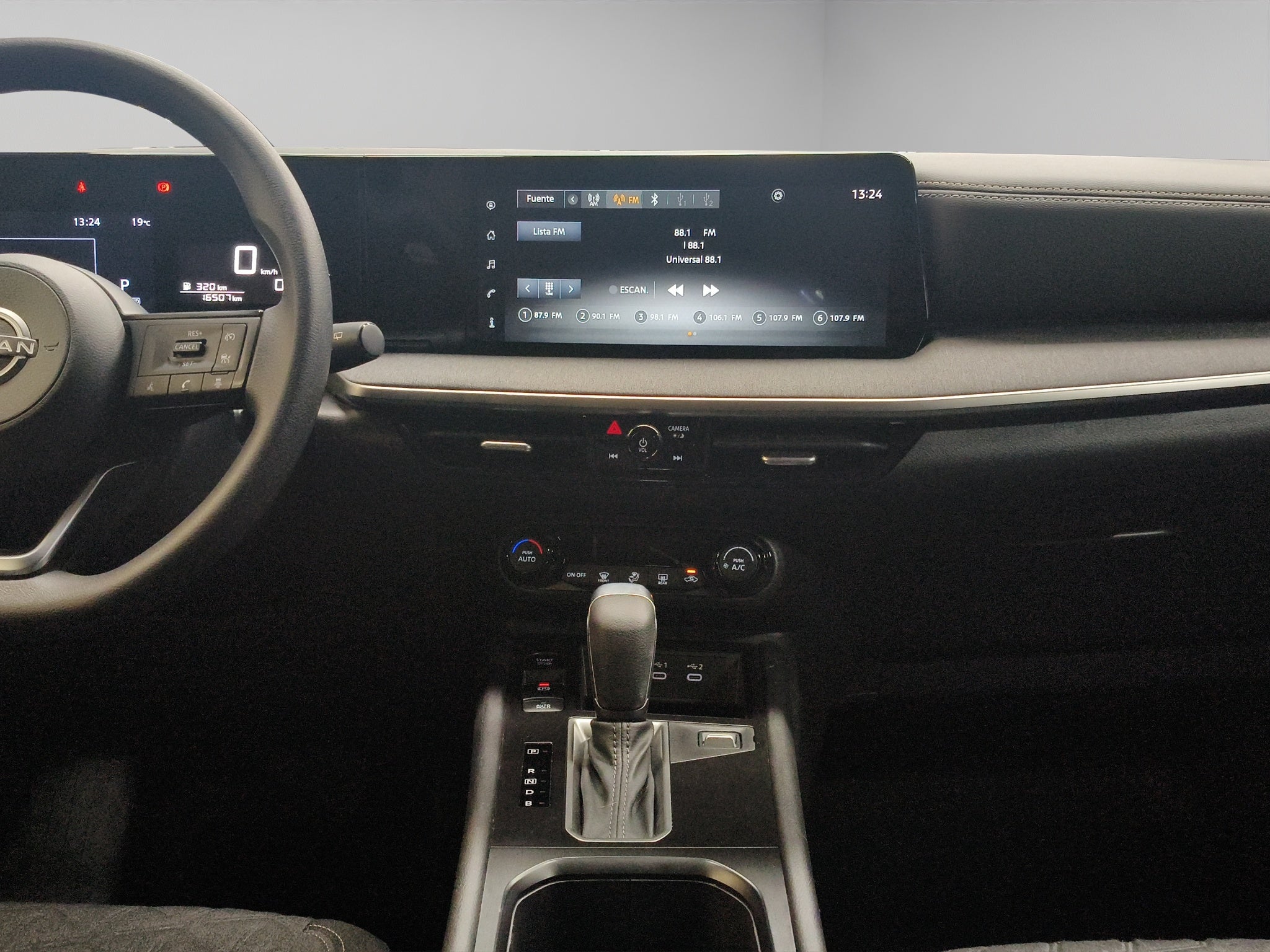 2025 Nissan Kicks VUD 5 pts. Advance, 2.0l, TA, RA-17 (línea nueva)