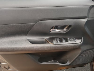2025 Nissan Kicks VUD 5 pts. Advance, 2.0l, TA, RA-17 (línea nueva)