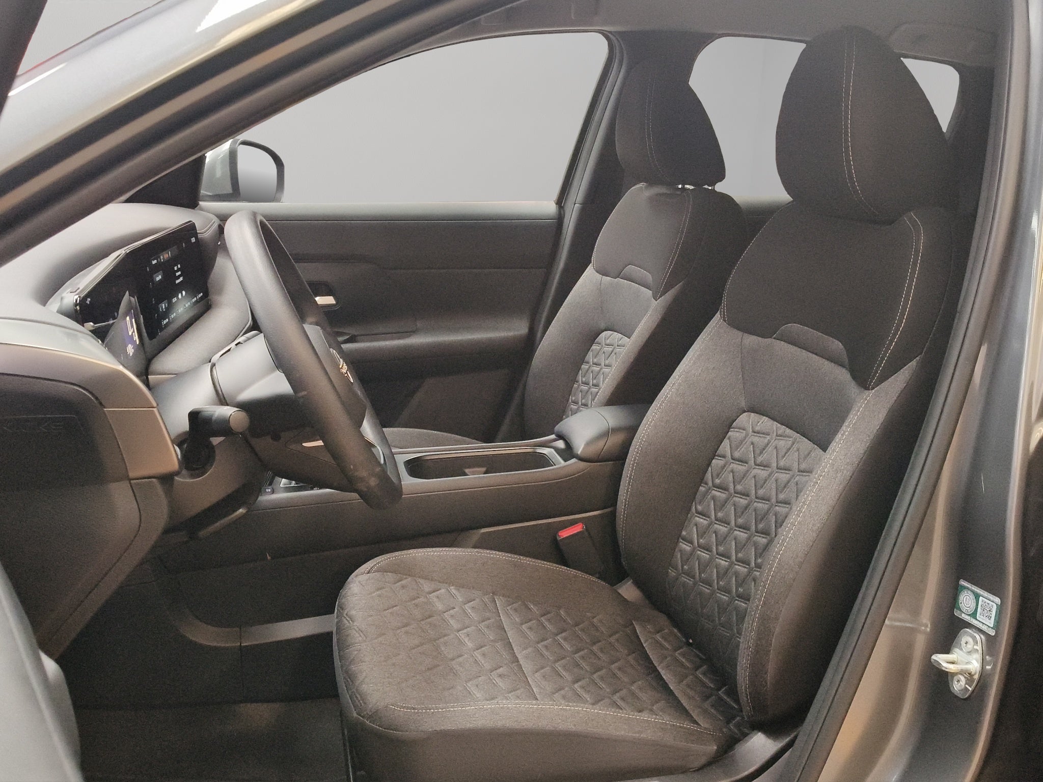 2025 Nissan Kicks VUD 5 pts. Advance, 2.0l, TA, RA-17 (línea nueva)