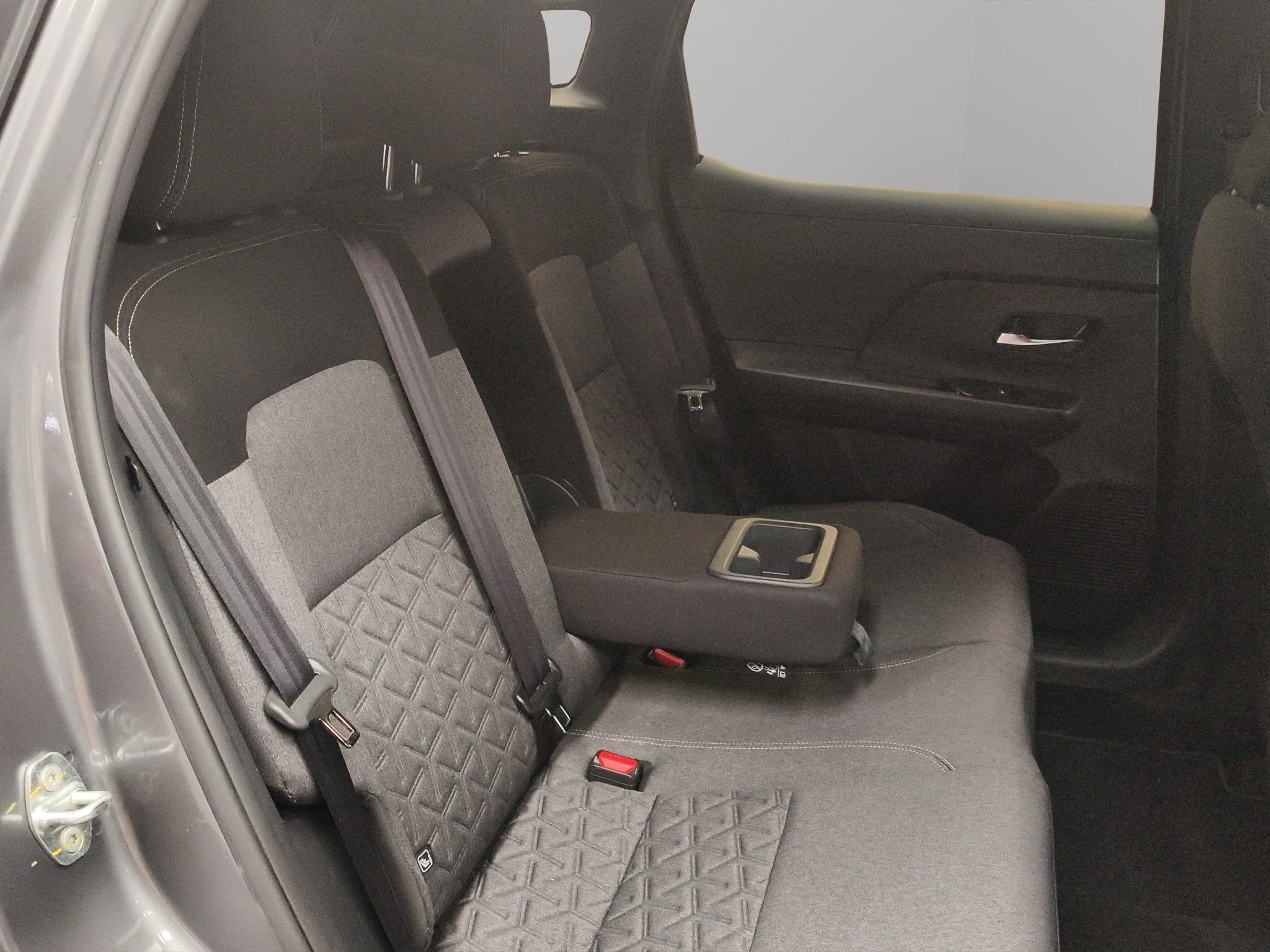 2025 Nissan Kicks VUD 5 pts. Advance, 2.0l, TA, RA-17 (línea nueva)