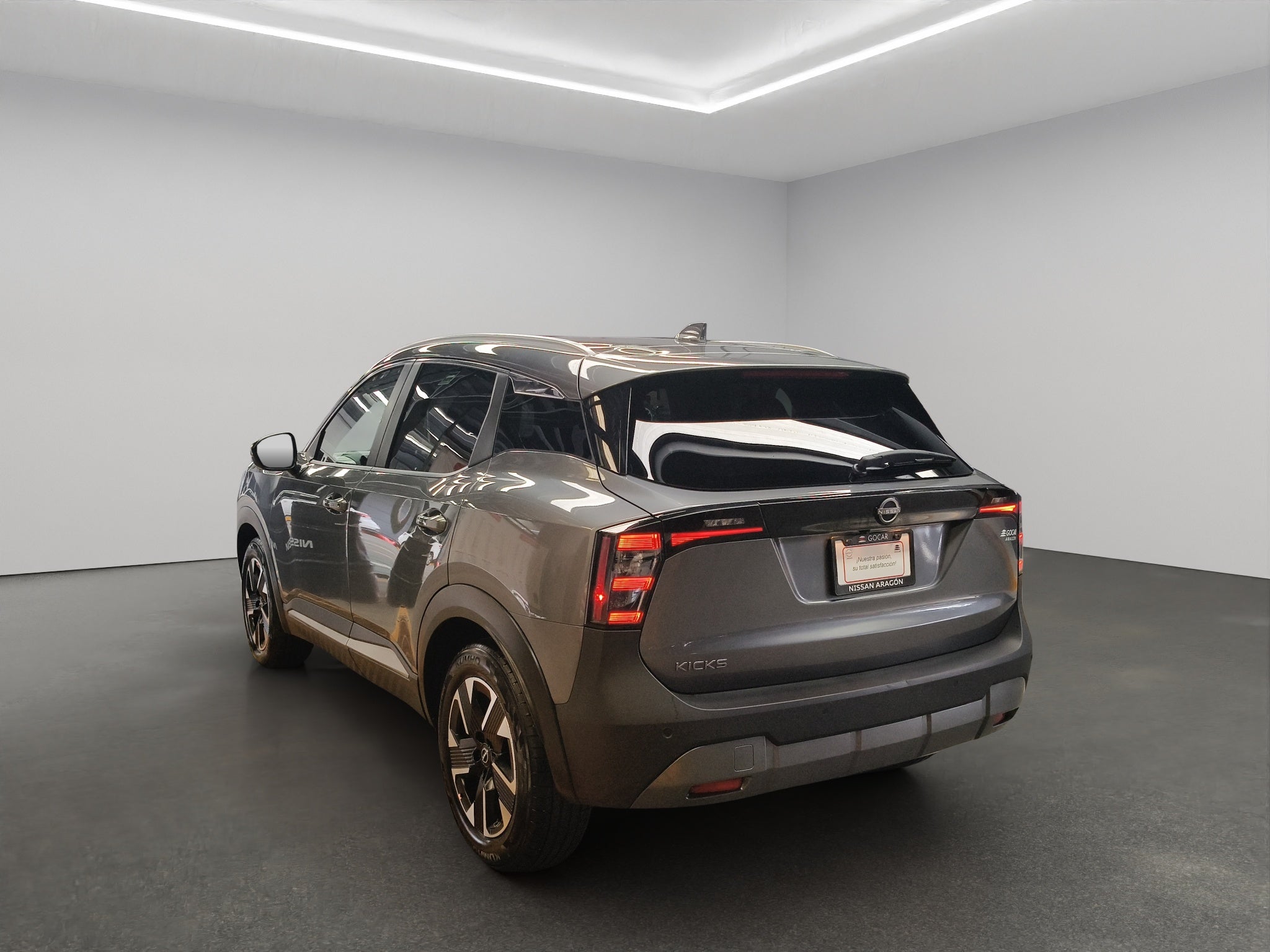 2025 Nissan Kicks VUD 5 pts. Advance, 2.0l, TA, RA-17 (línea nueva)