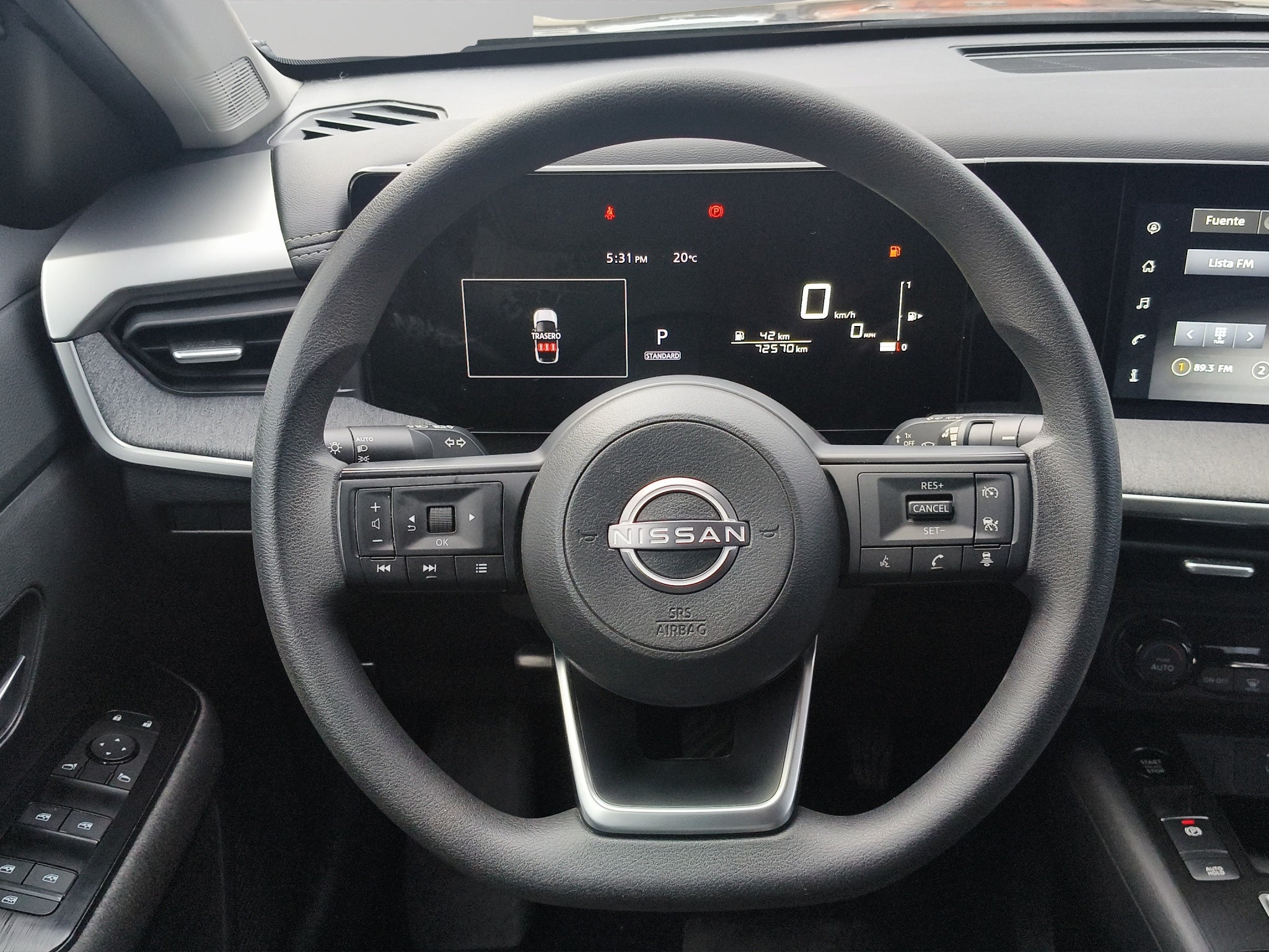 2025 Nissan Kicks VUD 5 pts. Advance, 2.0l, TA, RA-17 (línea nueva)