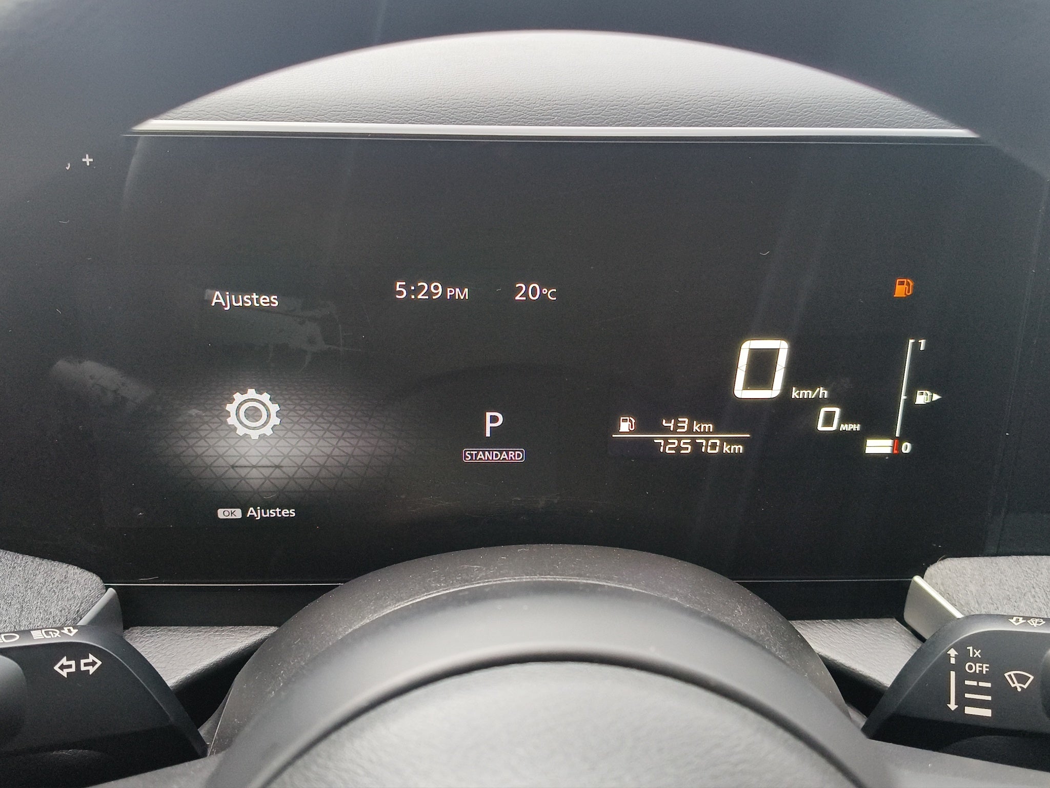 2025 Nissan Kicks VUD 5 pts. Advance, 2.0l, TA, RA-17 (línea nueva)