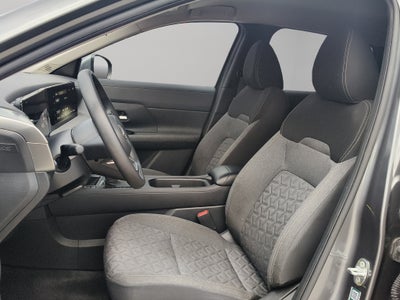 2025 Nissan Kicks VUD 5 pts. Advance, 2.0l, TA, RA-17 (línea nueva)