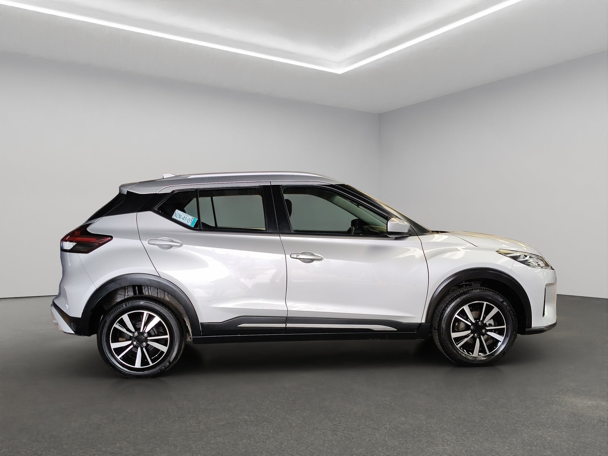2021 Nissan Kicks VUD 5 pts. Advance, 1.6l, TM5, a/ac., VE, RA-16 (cambio de línea)