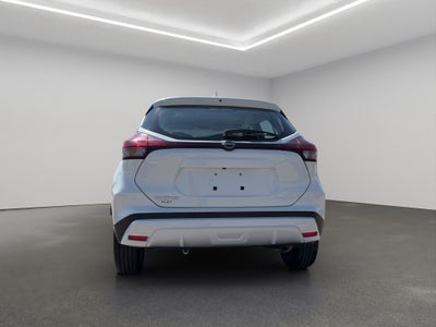 2024 Nissan Kicks VUD 5 pts. Advance, 1.6l, TM5, a/ac., VE, RA-16 (línea anterior)