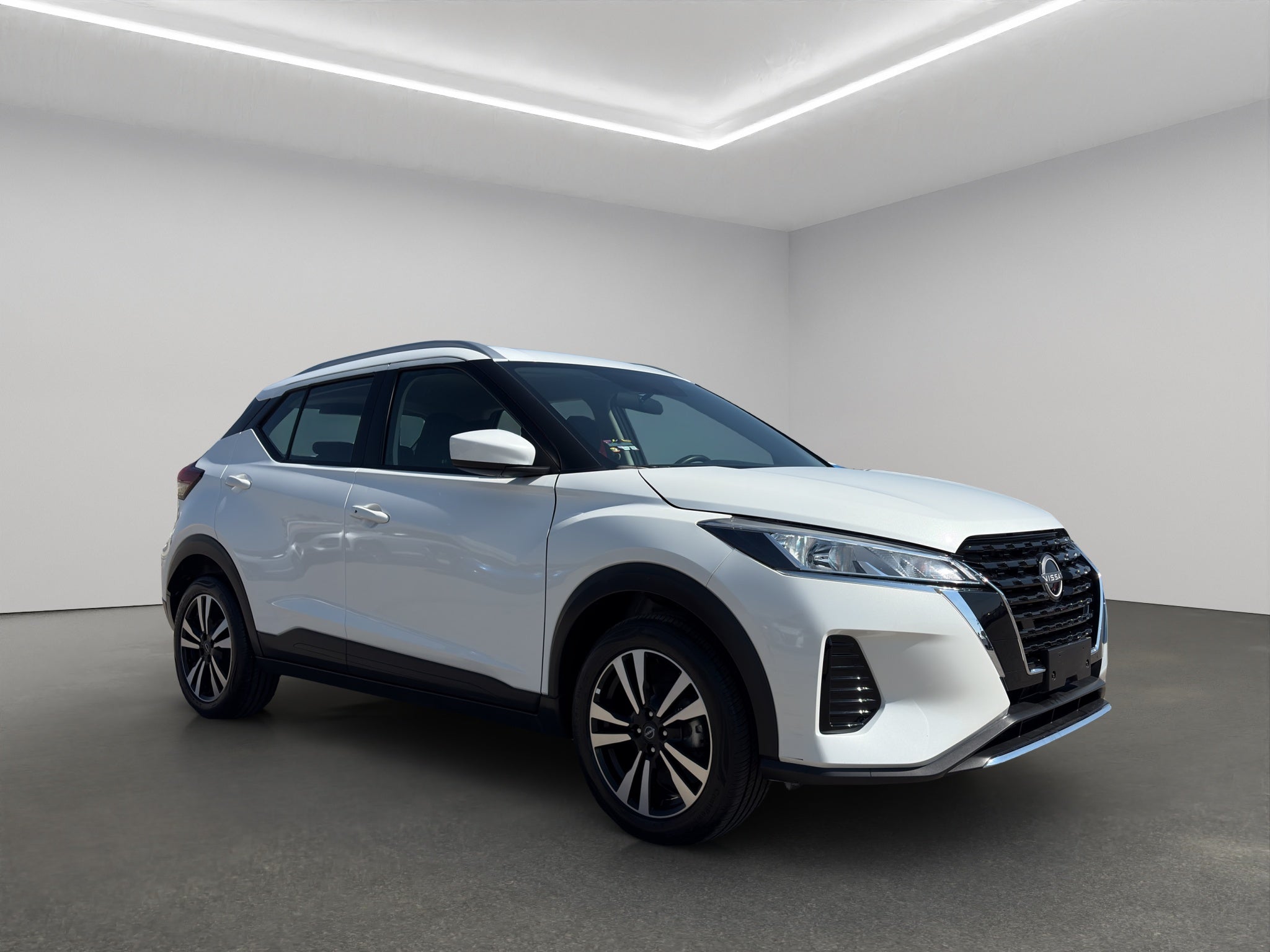 2024 Nissan Kicks VUD 5 pts. Advance, 1.6l, TM5, a/ac., VE, RA-16 (línea anterior)