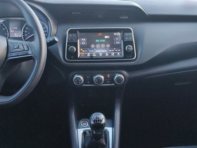 2024 Nissan Kicks VUD 5 pts. Advance, 1.6l, TM5, a/ac., VE, RA-16 (línea anterior)