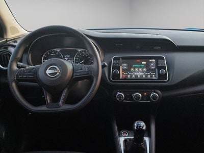 2024 Nissan Kicks VUD 5 pts. Advance, 1.6l, TM5, a/ac., VE, RA-16 (línea anterior)