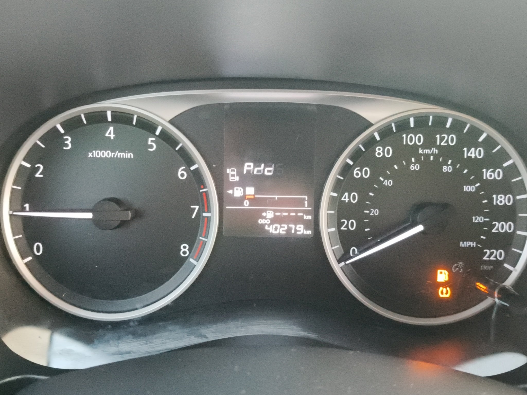 2024 Nissan Kicks VUD 5 pts. Advance, 1.6l, TM5, a/ac., VE, RA-16 (línea anterior)