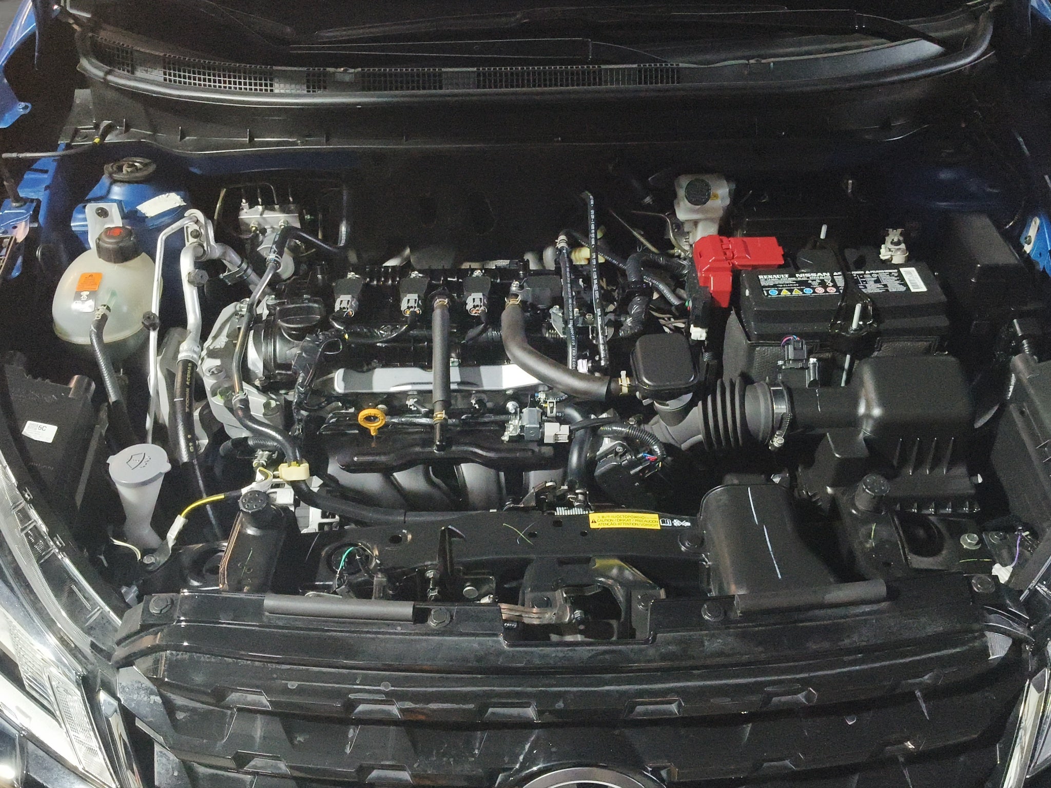 2024 Nissan Kicks VUD 5 pts. Advance, 1.6l, TM5, a/ac., VE, RA-16 (línea anterior)