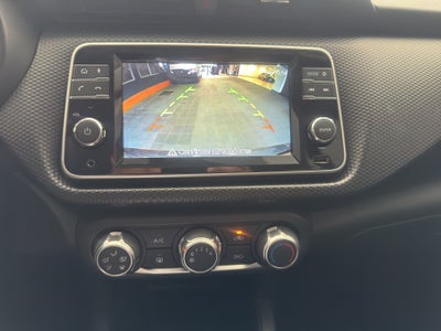2025 Nissan Kicks VUD 5pts. Play Advance, 1.6l, CVT, RA-17 (línea nueva)