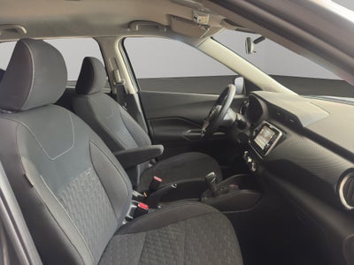 2025 Nissan Kicks VUD 5pts. Play Advance, 1.6l, CVT, RA-17 (línea nueva)