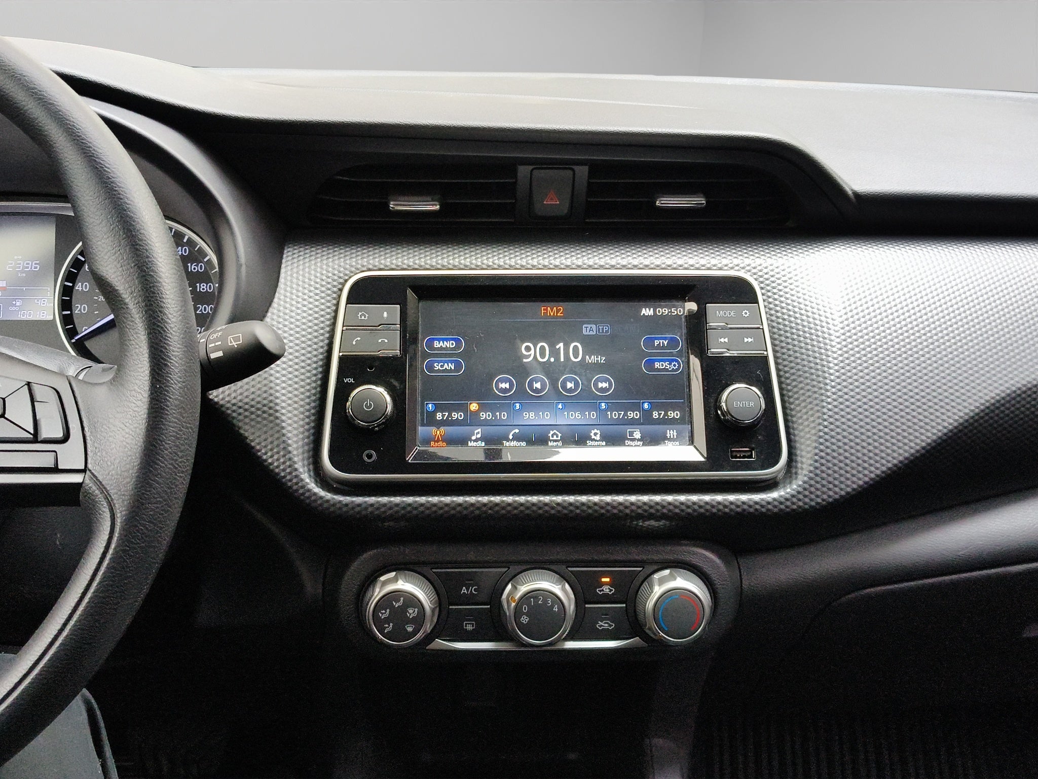 2024 Nissan Kicks VUD 4 pts. Advance, 1.6l, CVT, a/ac., VE, RA-16 (línea anterior)