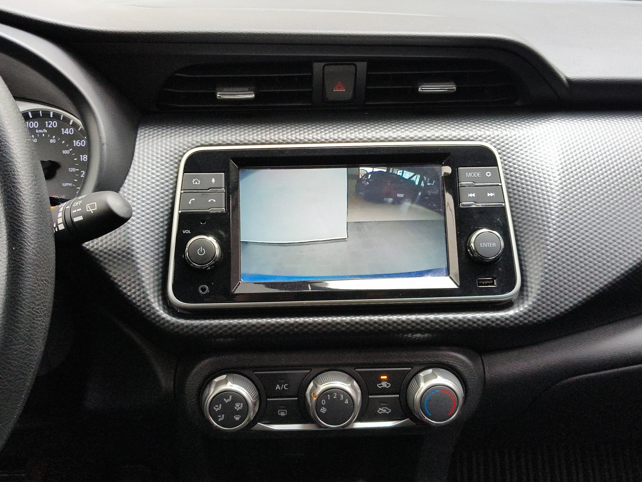 2024 Nissan Kicks VUD 4 pts. Advance, 1.6l, CVT, a/ac., VE, RA-16 (línea anterior)