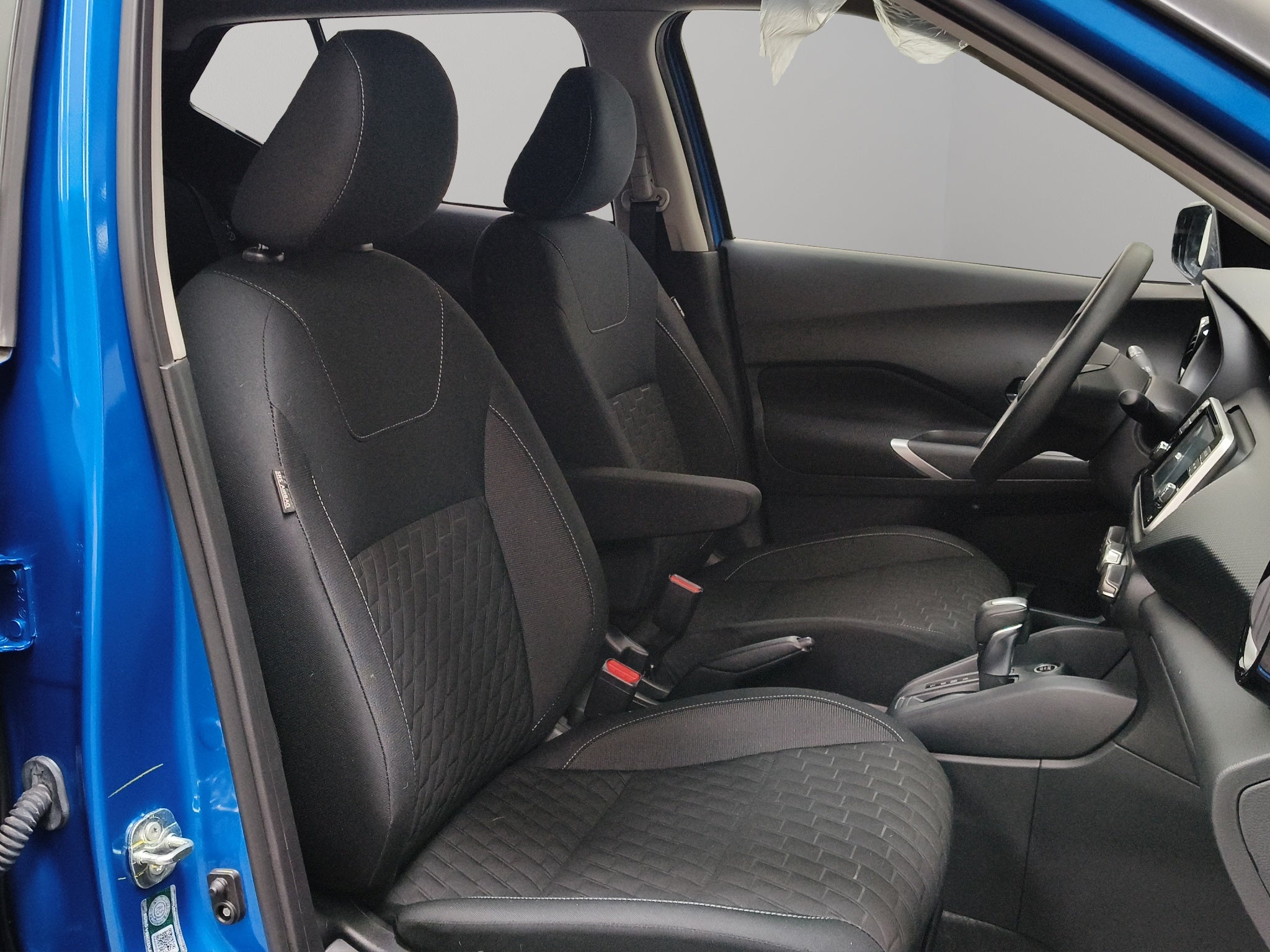 2024 Nissan Kicks VUD 4 pts. Advance, 1.6l, CVT, a/ac., VE, RA-16 (línea anterior)
