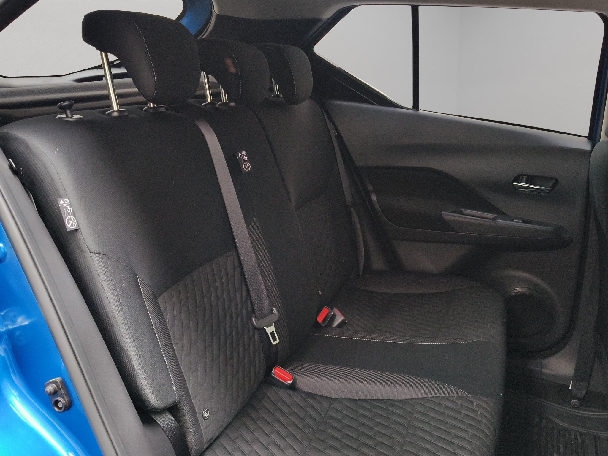 2024 Nissan Kicks VUD 4 pts. Advance, 1.6l, CVT, a/ac., VE, RA-16 (línea anterior)