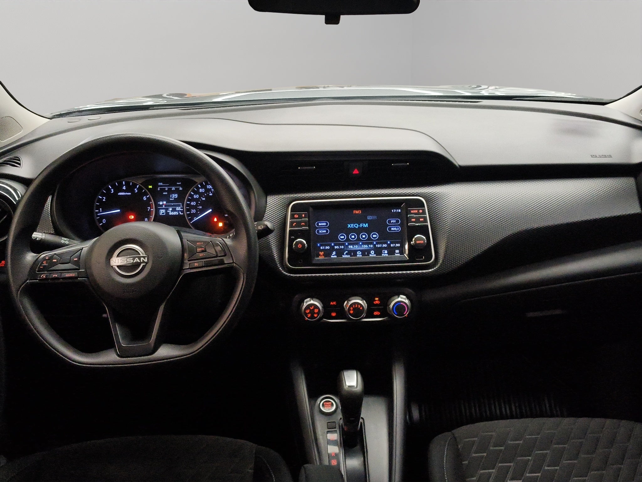 2024 Nissan Kicks VUD 5 pts. Advance, 1.6l, CVT, a/ac., VE, RA-16 (línea anterior)