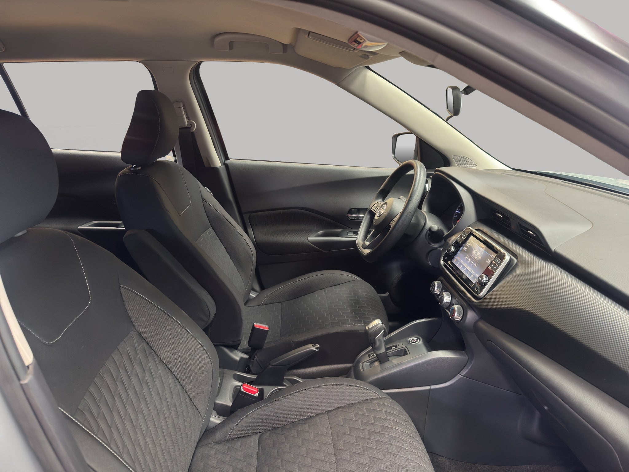 2025 Nissan Kicks VUD 5 pts. Play Advance, 1.6l, CVT, RA-17 (línea nueva)