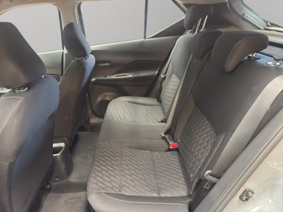 2025 Nissan Kicks VUD 5 pts. Play Advance, 1.6l, CVT, RA-17 (línea nueva)