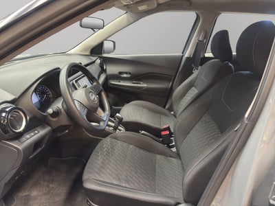 2025 Nissan Kicks VUD 5 pts. Play Advance, 1.6l, CVT, RA-17 (línea nueva)