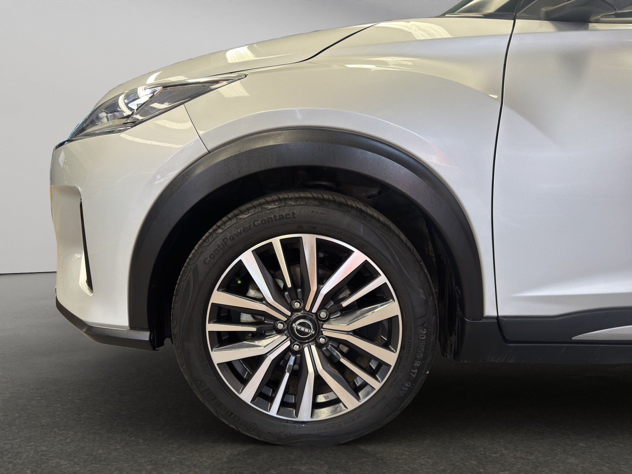 2022 Nissan Kicks VUD 5 pts. Platinum, 1.6l, TA, a/ac. Aut., piel, GPS, RA-18