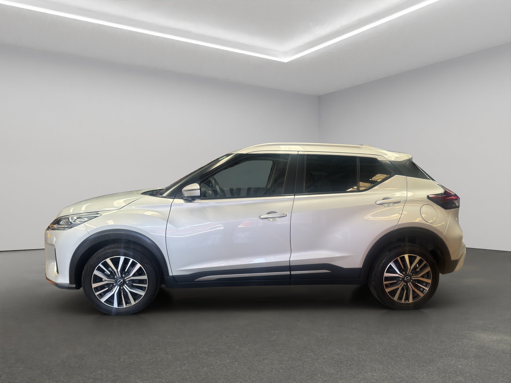 2022 Nissan Kicks VUD 5 pts. Platinum, 1.6l, TA, a/ac. Aut., piel, GPS, RA-18
