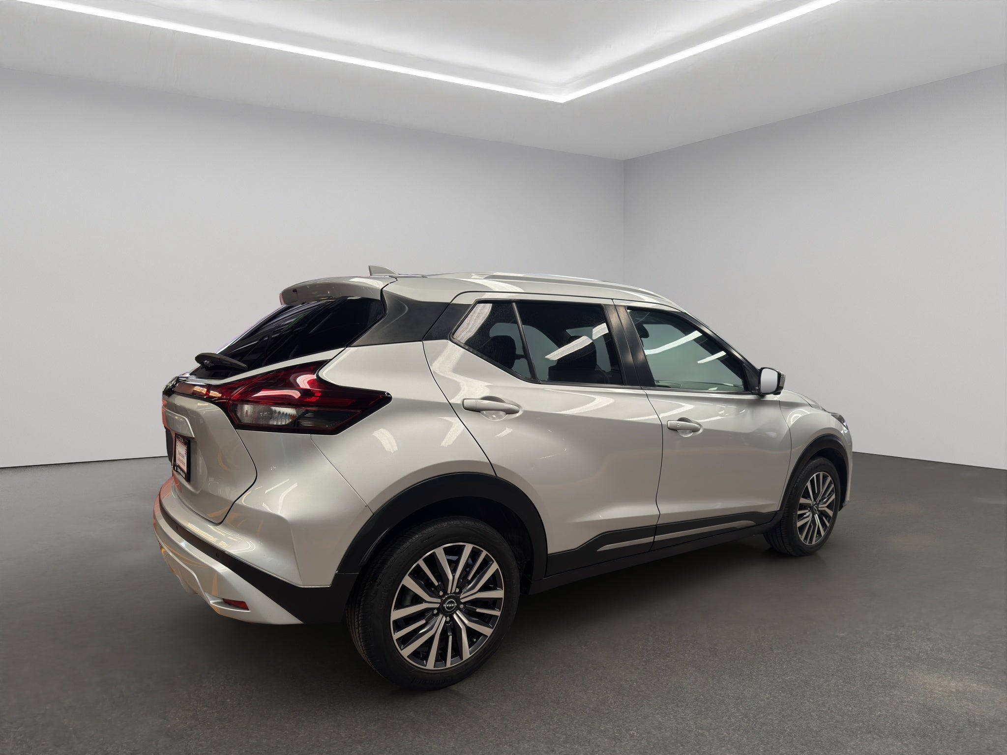 2022 Nissan Kicks VUD 5 pts. Platinum, 1.6l, TA, a/ac. Aut., piel, GPS, RA-18