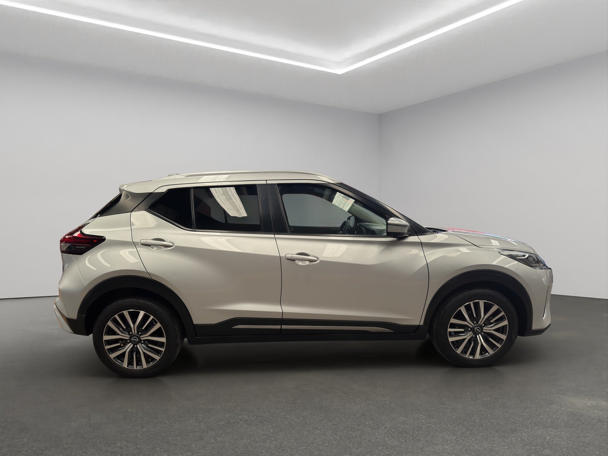 2022 Nissan Kicks VUD 5 pts. Platinum, 1.6l, TA, a/ac. Aut., piel, GPS, RA-18