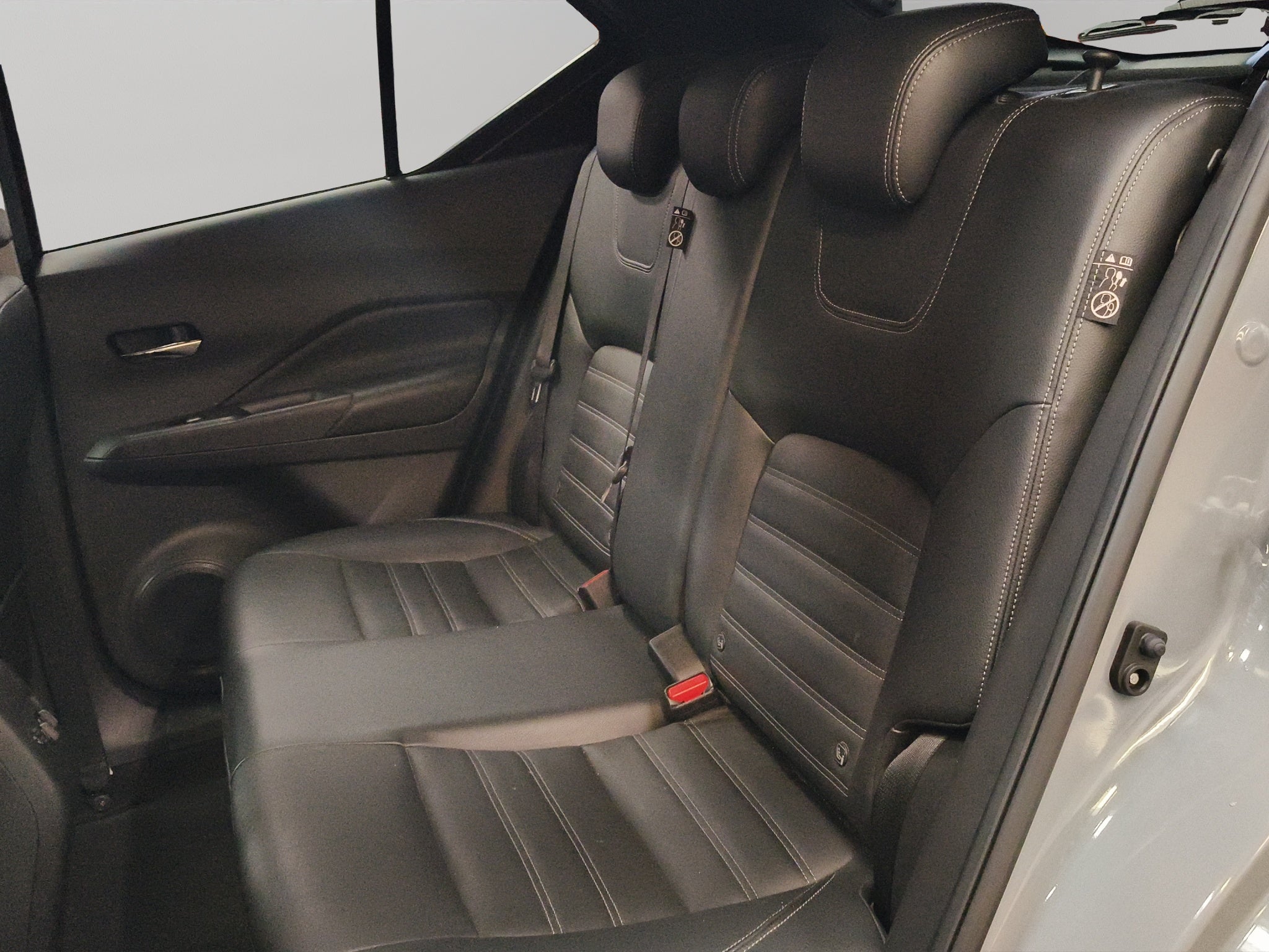 2023 Nissan Kicks VUD 5 pts. Platinum, 1.6l, TA, a/ac. Aut., piel, GPS, RA-18