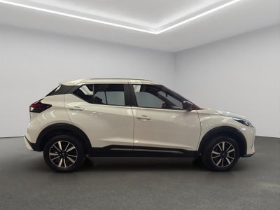 2024 Nissan Kicks VUD 5 pts. Advance, 1.6l, TM5, a/ac., VE, RA-16 (línea anterior)