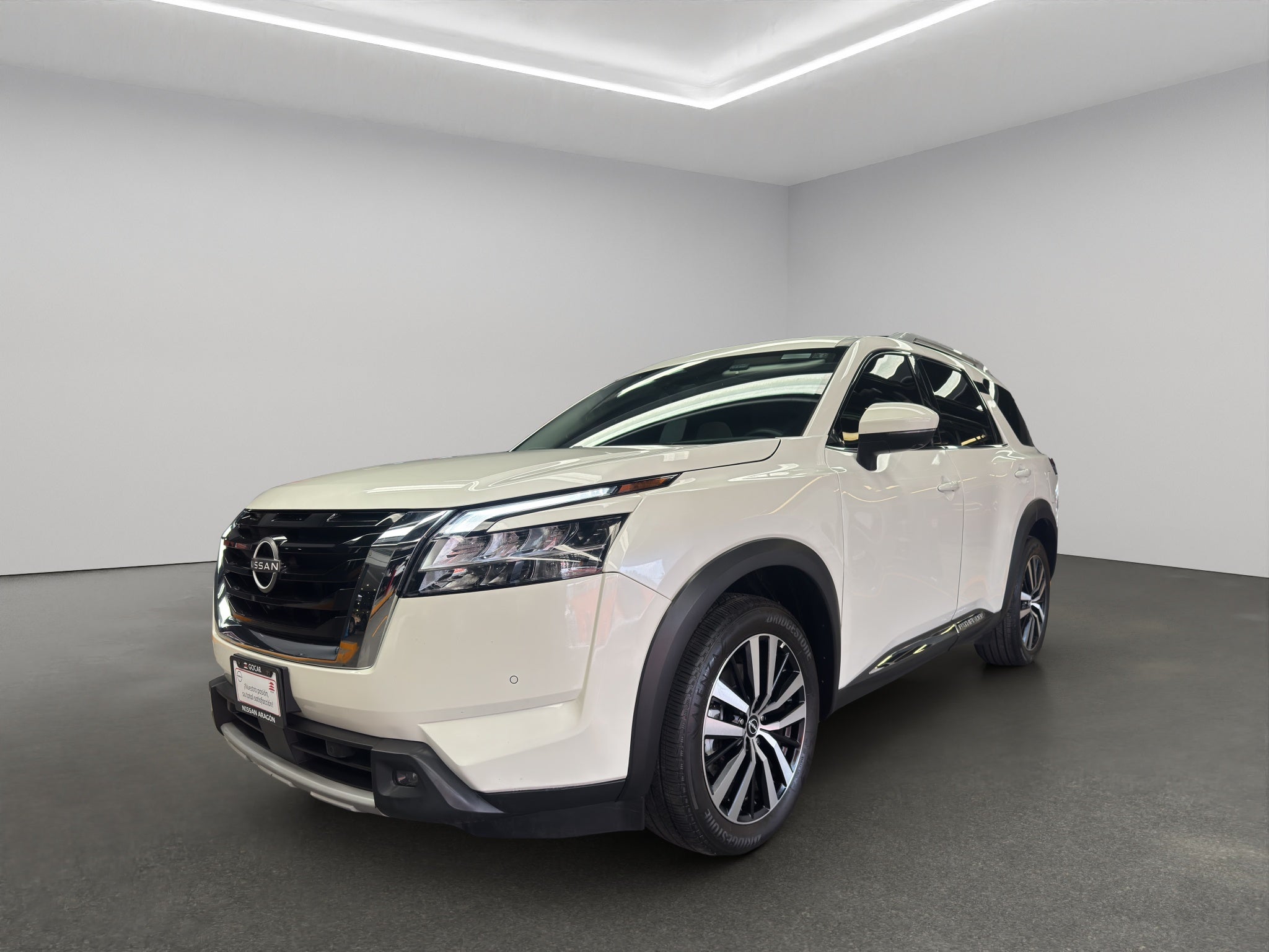 2024 Nissan Pathfinder VUD 5 pts. Platinum, 3.5l, TA, piel premium, RA-20, 4x4