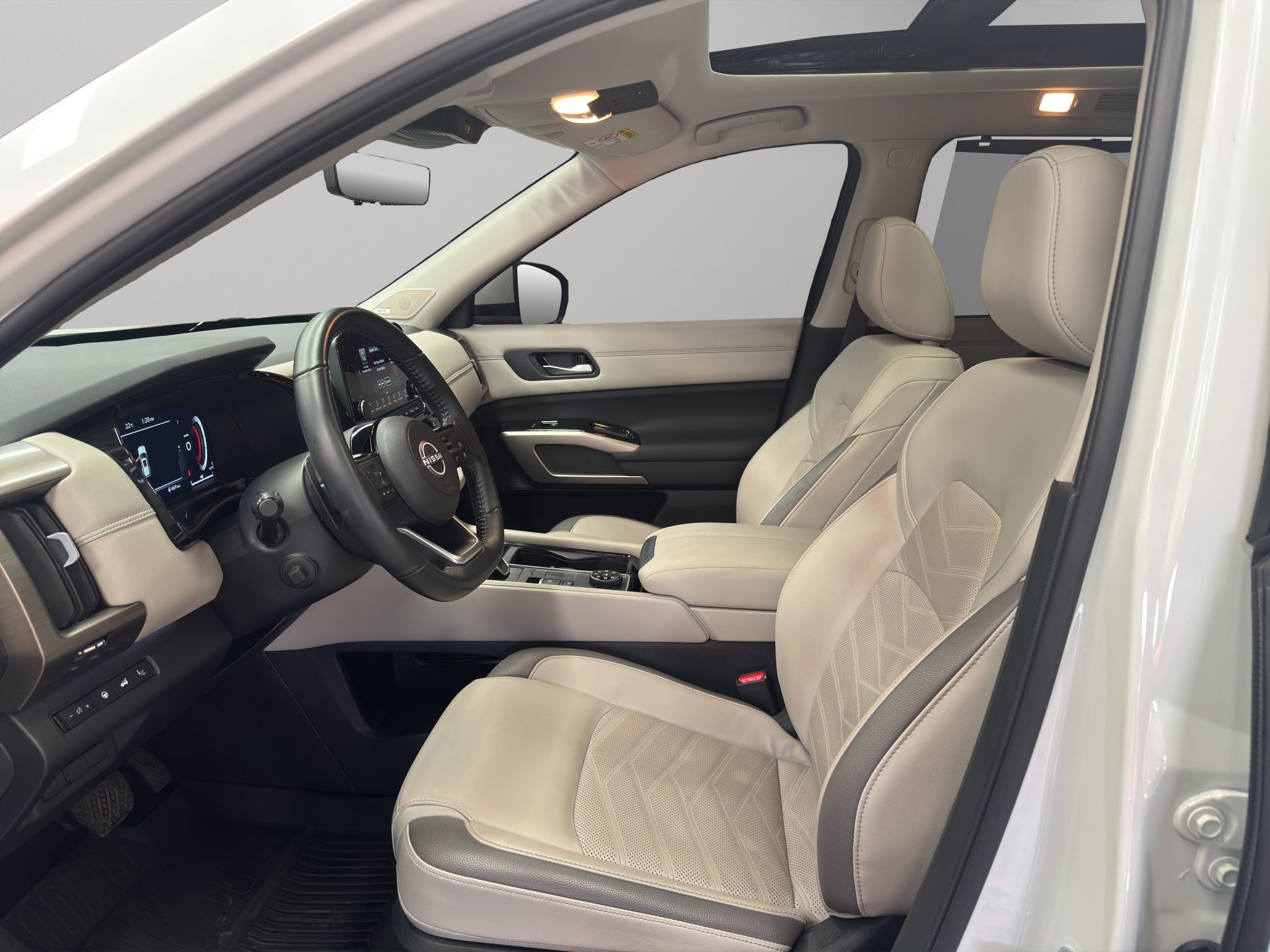 2024 Nissan Pathfinder VUD 5 pts. Platinum, 3.5l, TA, piel premium, RA-20, 4x4