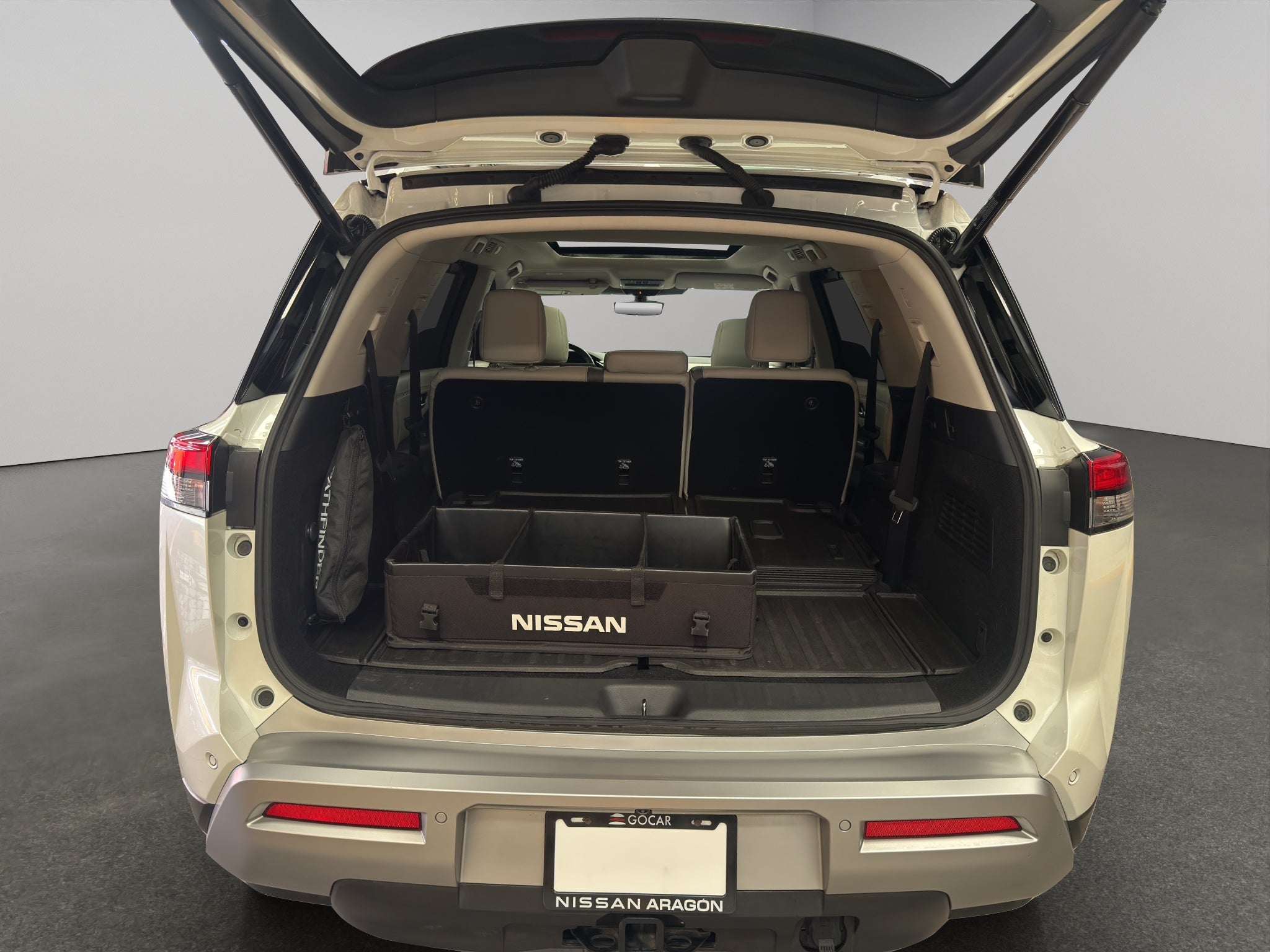 2024 Nissan Pathfinder VUD 5 pts. Platinum, 3.5l, TA, piel premium, RA-20, 4x4