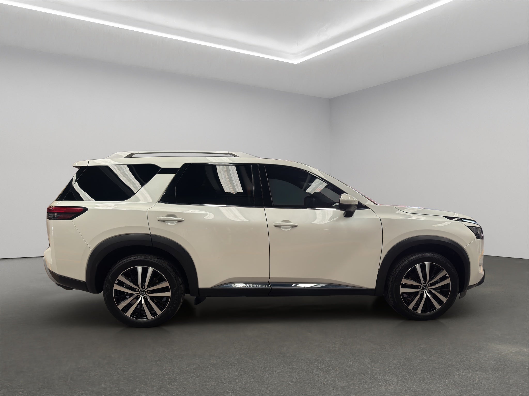 2024 Nissan Pathfinder VUD 5 pts. Platinum, 3.5l, TA, piel premium, RA-20, 4x4