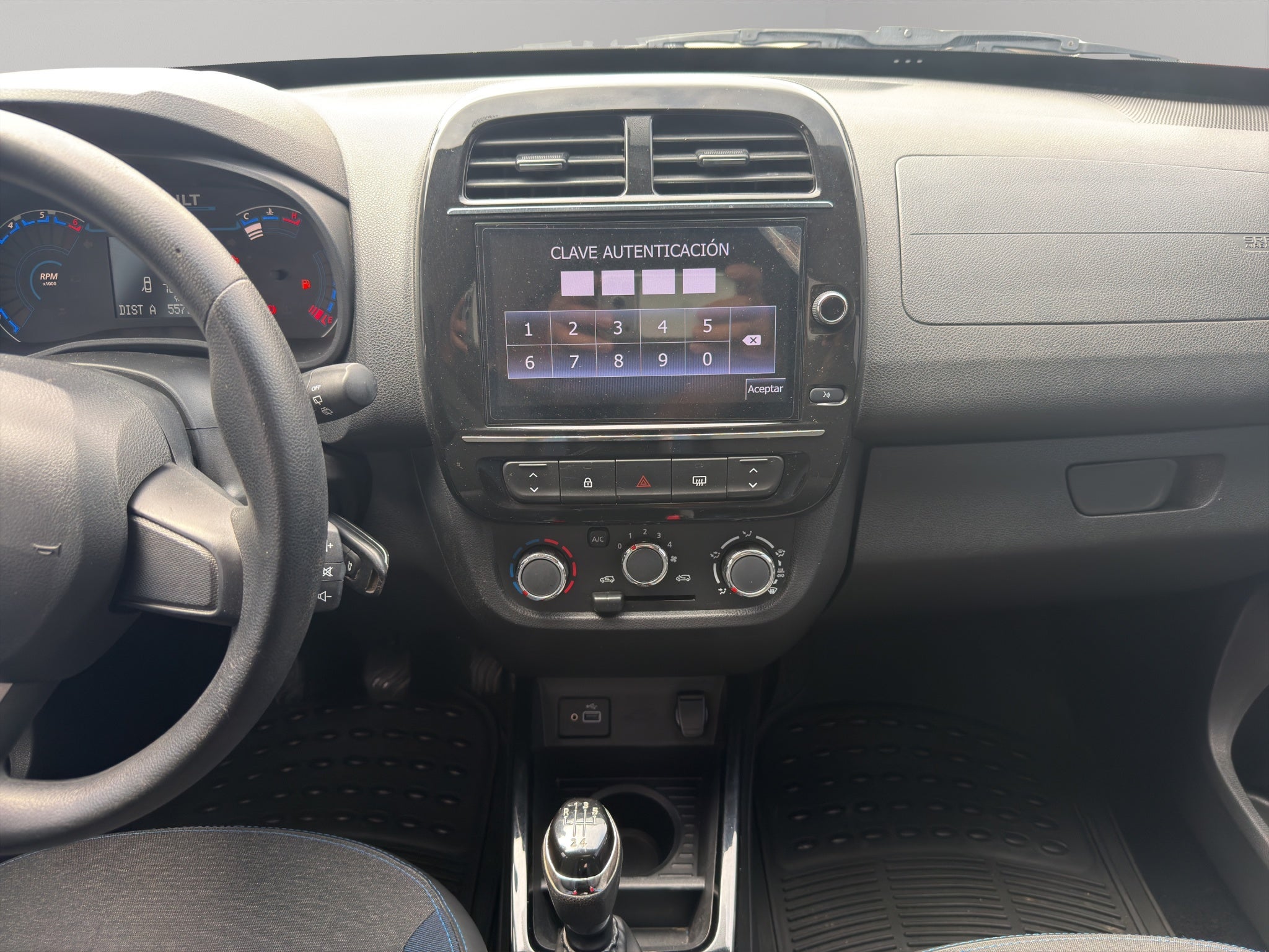 2024 Renault Kwid 5 pts. HB Bitono, TM5, a/ac., pantalla touch 8
